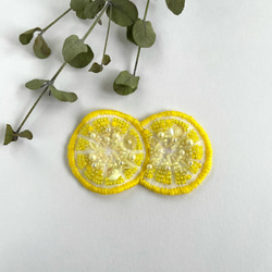 レモンスライスのビーズ刺繍バレッタ 1枚目の画像