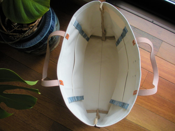 【送料無料】倉敷帆布とメッシュのトートバック：栃木レザー持ち手 6枚目の画像