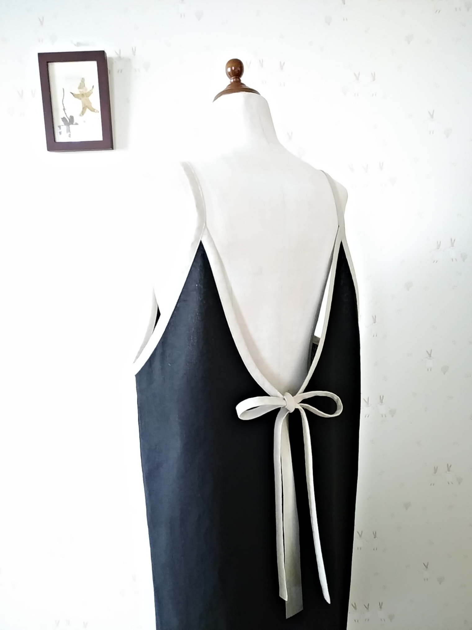 【受注制作】＊ハーフリネン＊後ろリボン★バイカラーエプロン（ブラック＊ナチュラル）