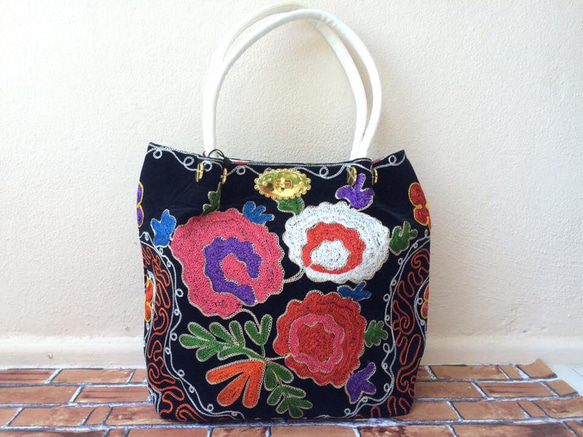 トルコ刺繍 ハンドメイド トルコ製ハンドメイド。ヤギ皮100%刺繍かばん トートバッグ From