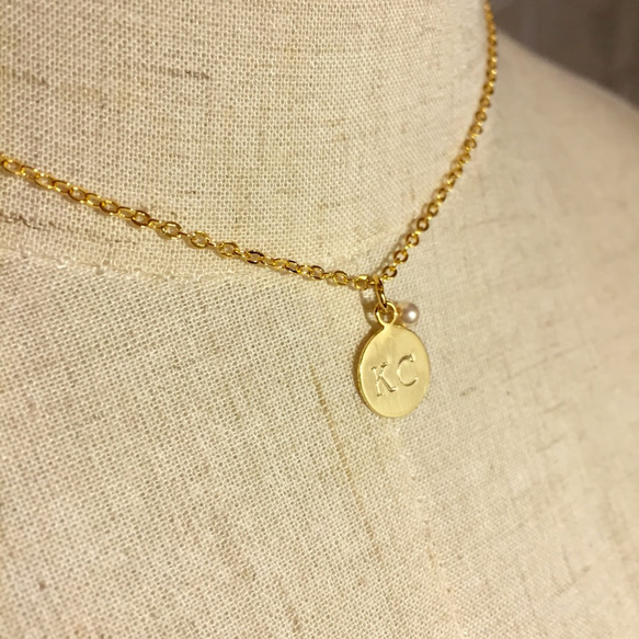 [Message:] 18KGF手打鋼印字母墜飾項鍊 Inscribed Alphabet Necklace 第2張的照片