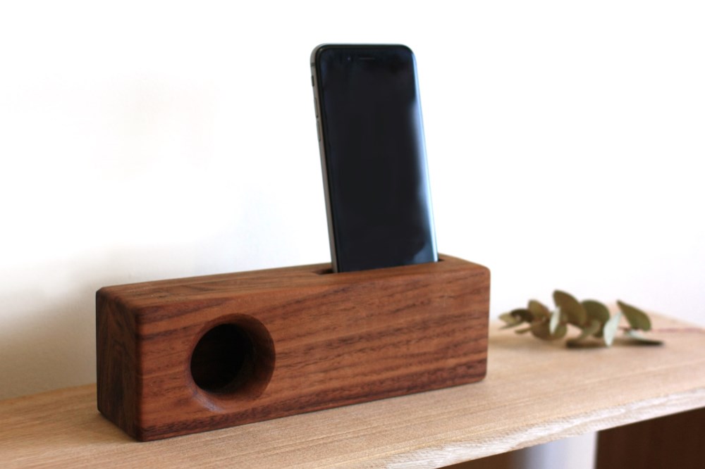 iPhoneウッドスピーカー(ウォールナット材/充電可type)