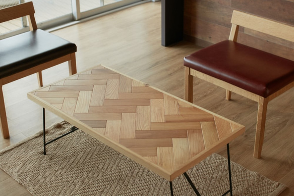 オーク材ヘリンボーン アイアン折り畳みテーブル 1枚目の画像