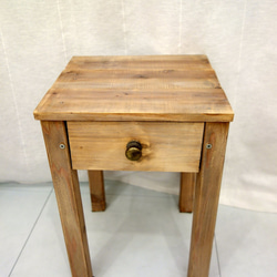 引出し付　木製サイドテーブル　（スモーキーウォールナット） 2枚目の画像