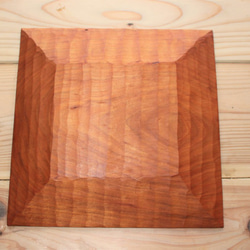 木の彫り角皿　-タモ23cm- 3枚目の画像