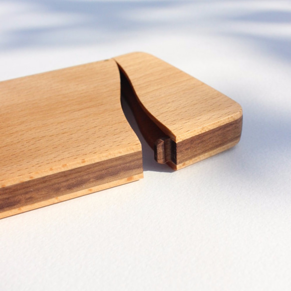 “Miniature Dax”木質名片夾（山毛櫸，胡桃木） 第4張的照片