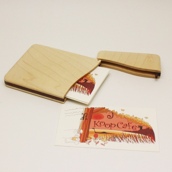 Slim name-card holder Maple and Walnut 第3張的照片