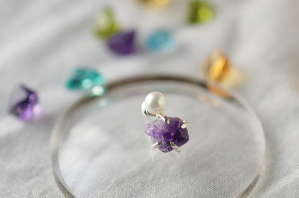 アメシスト原石パールピアス〈片耳〉