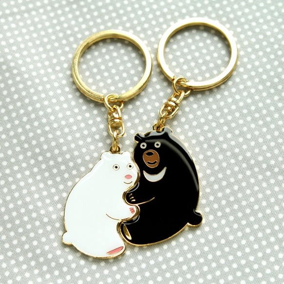 『客製生日 / 情人 禮物』Perfect Together 鑰匙圈-北極熊與台灣黑熊《客製化雷刻字服務》 第1張的照片