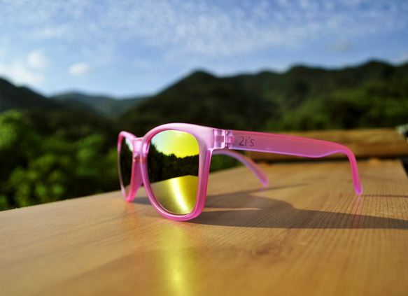 2is Ava 太陽眼鏡│透粉紅霧面框│橘色反光鏡片│UV400 第7張的照片