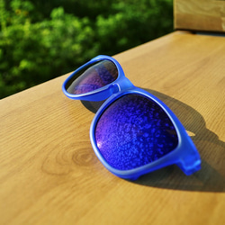 2is Brook 太陽眼鏡│藍色霧面框│藍色反光鏡片│抗UV400 第3張的照片