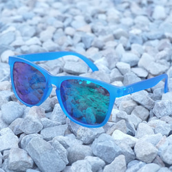 2is Brook 太陽眼鏡│藍色霧面框│藍色反光鏡片│抗UV400 第5張的照片