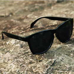 2is Sunglasses 太陽眼鏡  Bruce (亮黑框) 第5張的照片