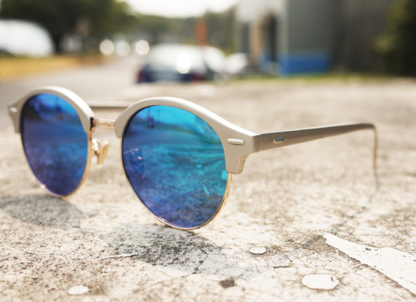 2i's Sunglasses - PerryS 第1張的照片