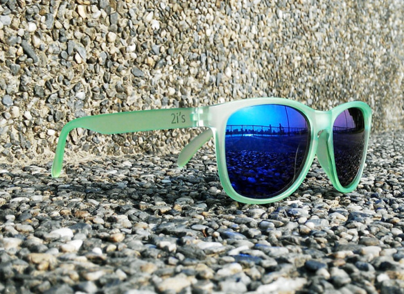2i's│Gino 太陽眼鏡│透明綠色霧面框│藍色鏡片│墨鏡│抗UV400 第1張的照片