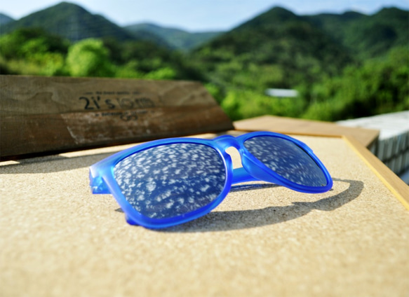 2i's│Ethan 太陽眼鏡│藍色霧面框│銀色反光鏡片│抗UV400 第1張的照片