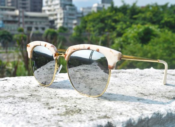 2isTamiSサングラス偏光│ベージュ│ブローフレームシルバーレンズ