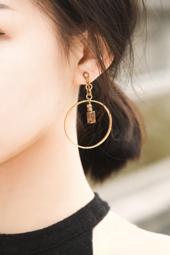 Circle ' Ocean stone earring - 海洋石大圈耳環(可改夾式)(無鎳抗過敏耳針/醫療鋼針) 第3張的照片