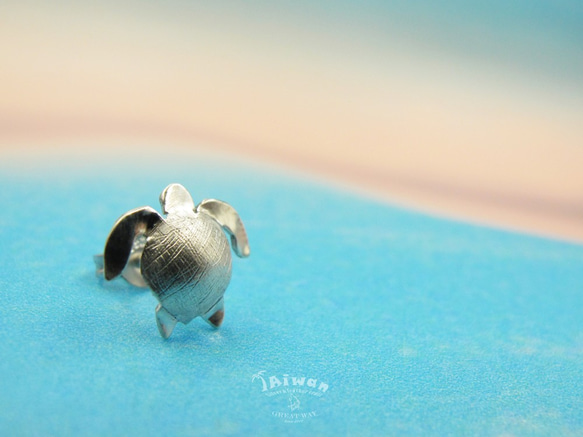 【925海洋銀飾 Diving silver】耳針式海龜耳環 第2張的照片