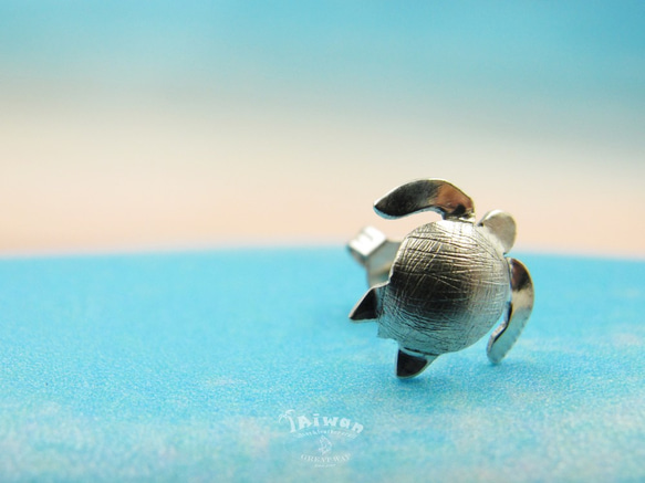 【925海洋銀飾 Diving silver】耳針式海龜耳環 第3張的照片