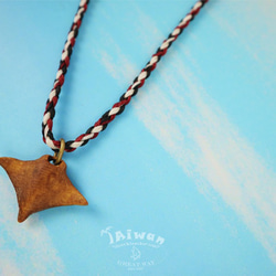 【海洋飾品 Wooden Necklace】海洋原木飾品--魟魚 原木項鍊 第2張的照片