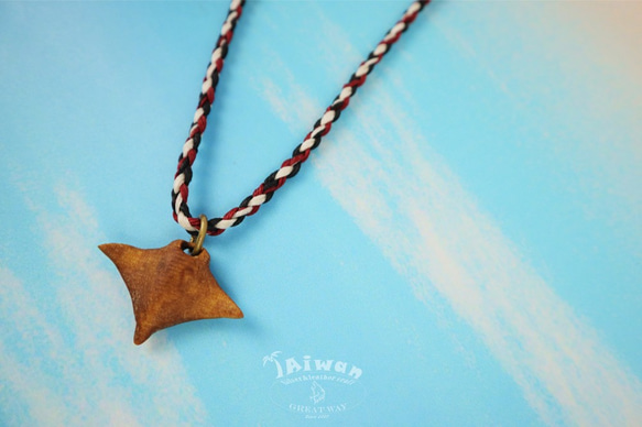 【海洋飾品 Wooden Necklace】海洋原木飾品--魟魚 原木項鍊 第2張的照片