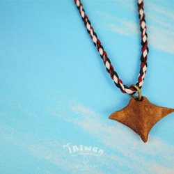 【海洋飾品 Wooden Necklace】海洋原木飾品--魟魚 原木項鍊 第3張的照片