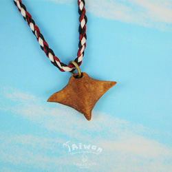 【海洋飾品 Wooden Necklace】海洋原木飾品--魟魚 原木項鍊 第5張的照片