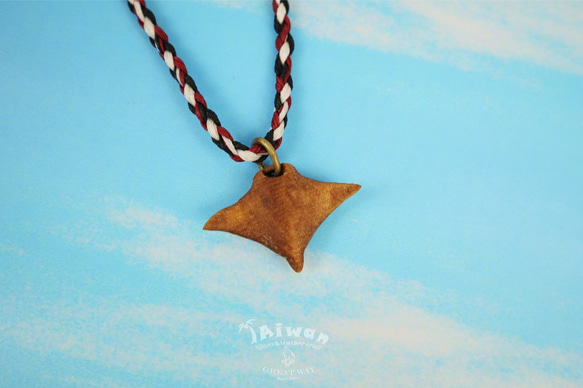 【海洋飾品 Wooden Necklace】海洋原木飾品--魟魚 原木項鍊 第5張的照片