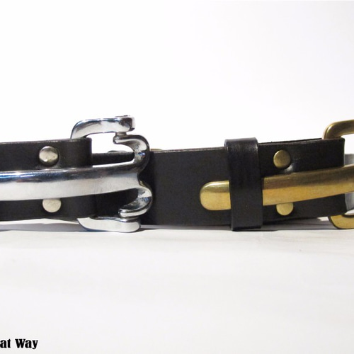 ハンドメイドのレザー - ヤギヘッド形状のベルト その他アクセサリー