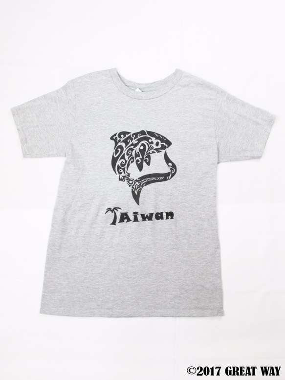 【獨家商品】毛利人圖騰風格絹印海洋潛水棉T-shirt--長尾鯊 第2張的照片