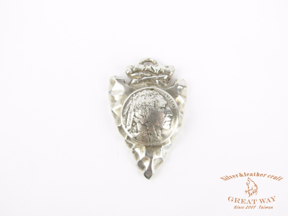 [925]シルバーナバホ族インディアン銀手作りのシルバージュエリー - ペンダントは、インドのコインを陣頭指揮します