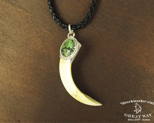 大珍品 動物の牙のネックレス 大珍品 動物の牙のネックレス 牙 アクセサリー 大珍品 動物の牙の