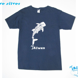 【獨家商品】毛利人圖騰風格絹印海洋潛水棉 T-shirt--鯨鯊 第2張的照片