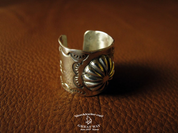 【NAVAJO 圖騰銀飾】925銀手工銀飾--菊銀鍛造戒指 第4張的照片