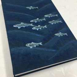 紺色 お魚と波柄/御朱印帳【大】 4枚目の画像