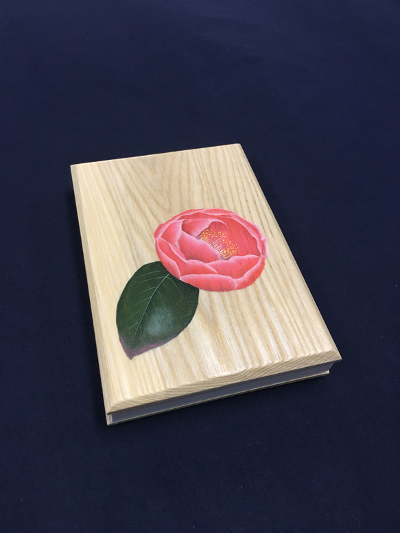 楓の木製 つばき柄/御朱印帳【中】 2枚目の画像