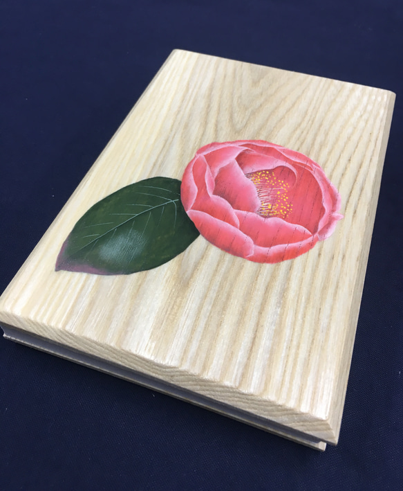 楓の木製 つばき柄/御朱印帳【中】 4枚目の画像