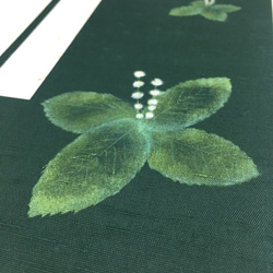 深緑色 フタリシズカの花柄/御朱印帳【大】 4枚目の画像
