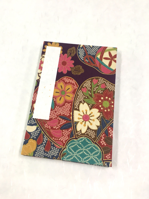 紫色 日本の花模様と折鶴/御朱印帳【大】 1枚目の画像