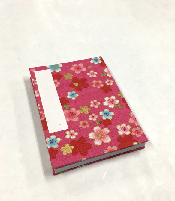ピンク色 桜模様/御朱印帳【中】 2枚目の画像