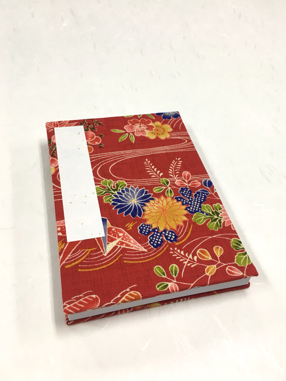 赤色 日本の花模様/御朱印帳【中】 2枚目の画像