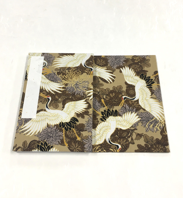 羽ばたく鶴と菊模様/御朱印帳【大】 3枚目の画像