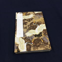 羽ばたく鶴と菊模様/御朱印帳【大】 2枚目の画像
