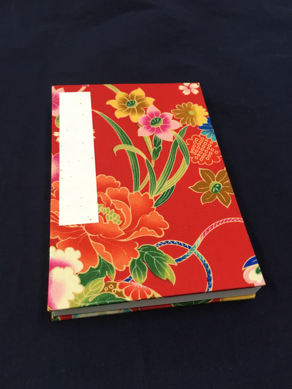 赤色 レトロな花とマリ模様/御朱印帳【大】 2枚目の画像