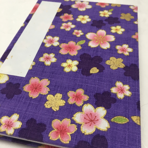 紫色 桜模様/御朱印帳【中】 4枚目の画像