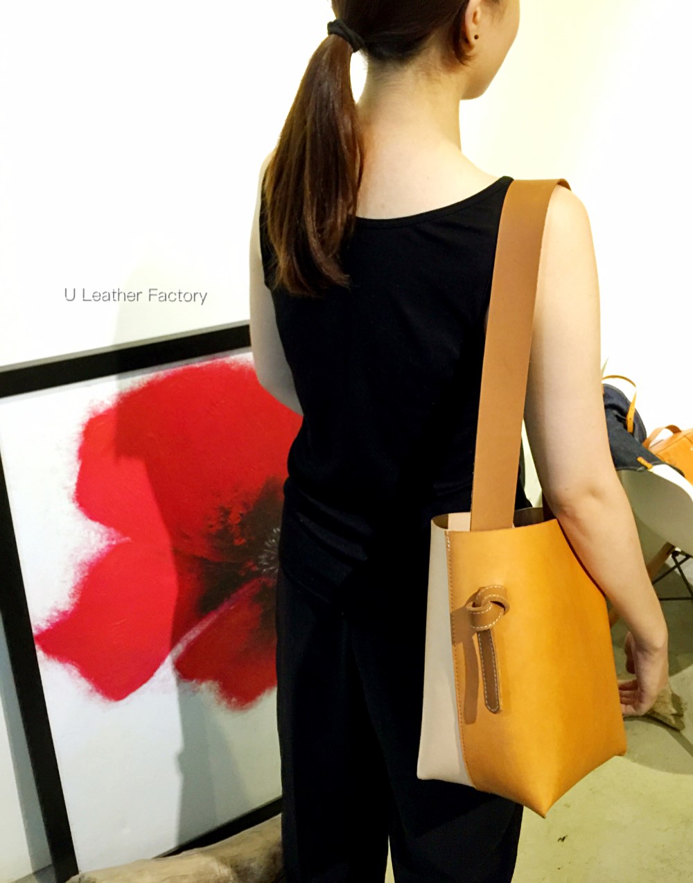 コントラストカラーのトートバッグ・牛革手作り（ネイキッドカラー＋キャラメルカラー）