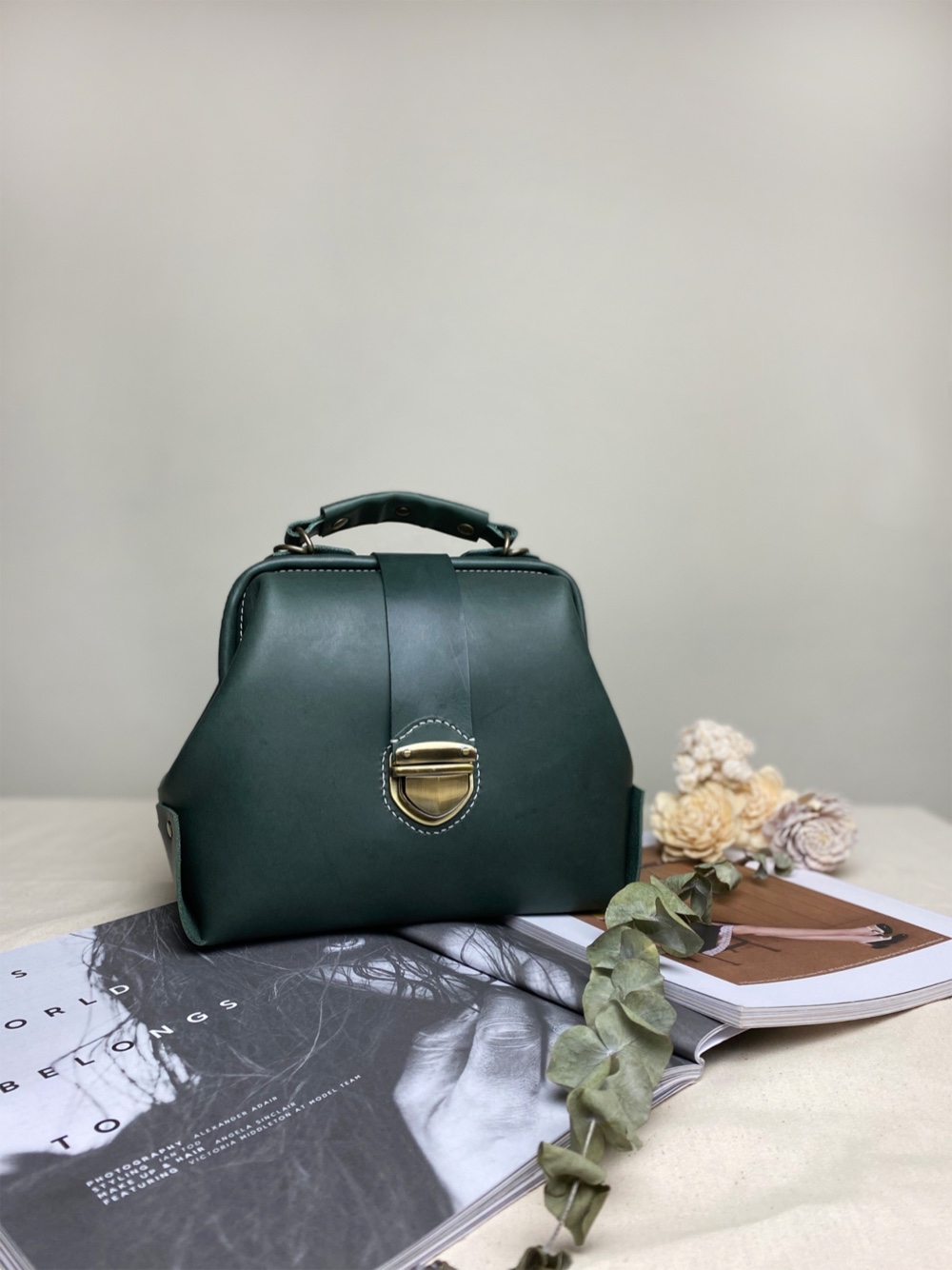 ・オーダーメイド革製品・サイドバックタイプドクターバッグ・フリーネクタイシルクスカーフ