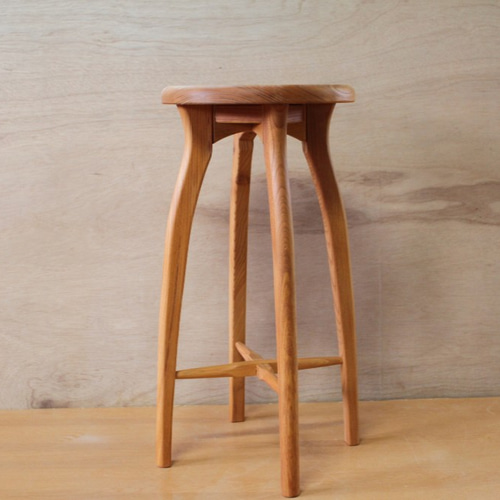 無垢材のキッチンスツールR・ケヤキ材・ハイスツール・カウンター