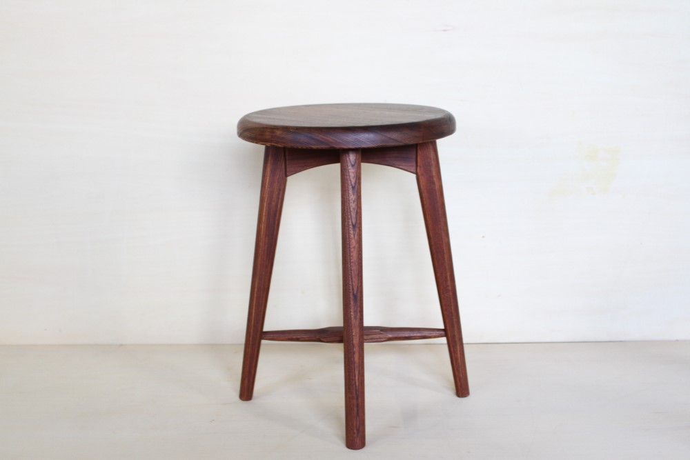 無垢材のスツールA・ケヤキ材柿渋アンティーク仕上げ・木製チェアー・お好きな高さでオーダー可